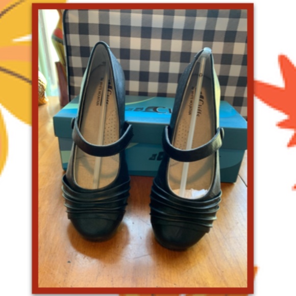 Mary Jane's - Picture 4 of 6